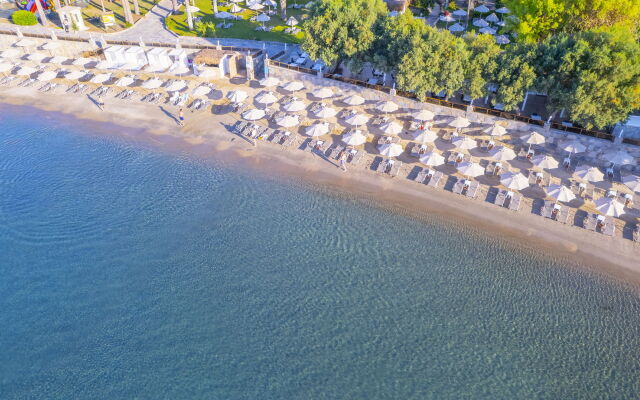 Azka Hotel