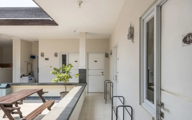 OYO Living 1877 Side Corner
