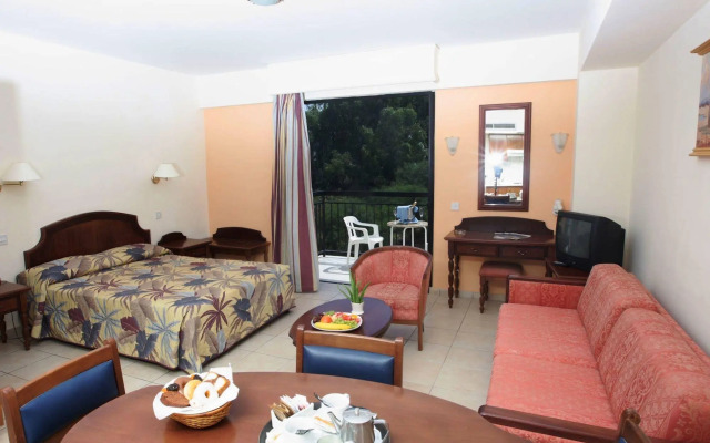 Tsokkos Gardens Hotel & Apartments
