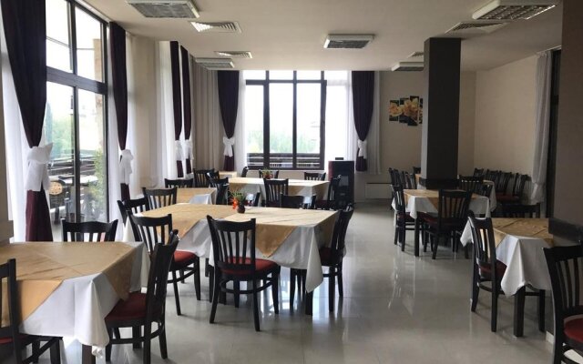 Hotel Ela - UTB P. Hilendarski