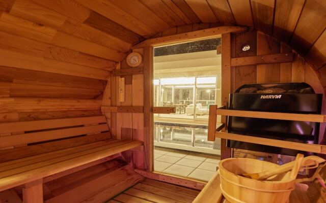 The Pool & Sauna Villa MOTOBU