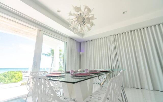 White House - Exclusive Luxury Beachfront Villa - Private White Sand Beach