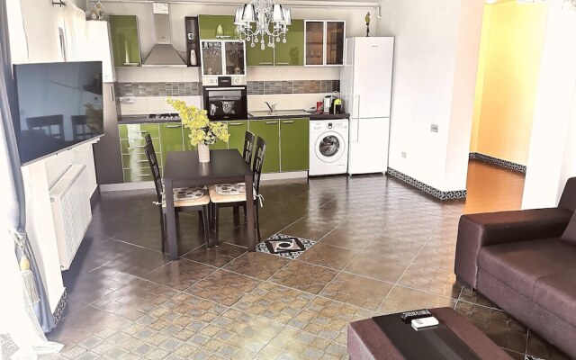 Casa Bella Apartments