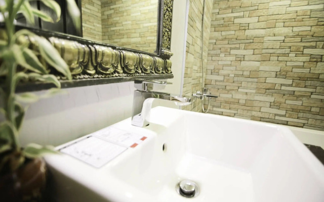 Popular Hotel & Spa