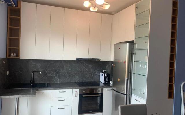 Modern cozy apt w/in 10 min walk from main square
