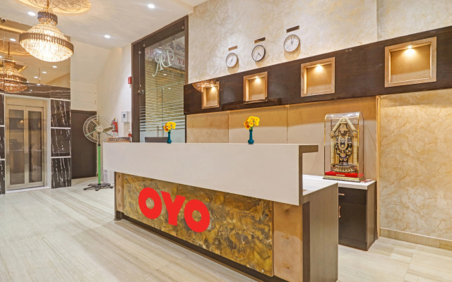 OYO Devi Residency Near Mahankali Temple