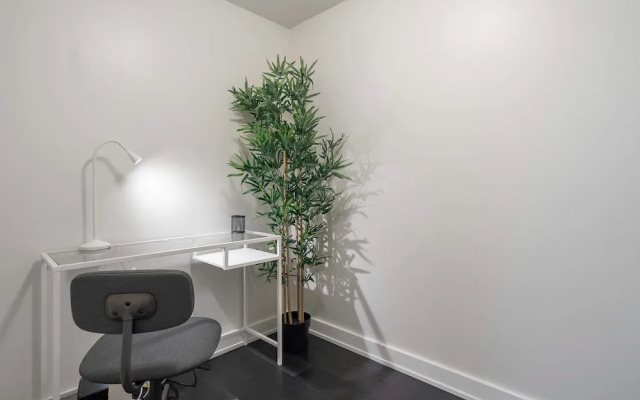 Sterling Suites - Yaletown