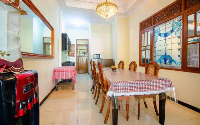 Oyo 1650 Griya Joglo Homestay