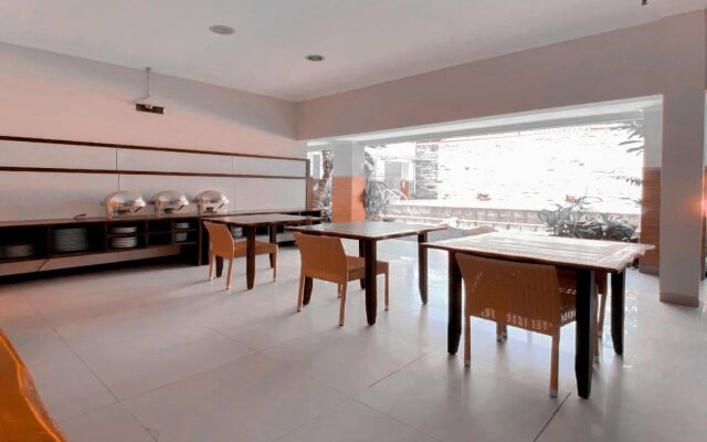 Dinasty Smart Hotel