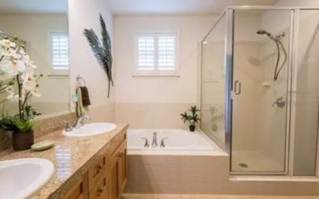 Nihilani 7b by RedAwning