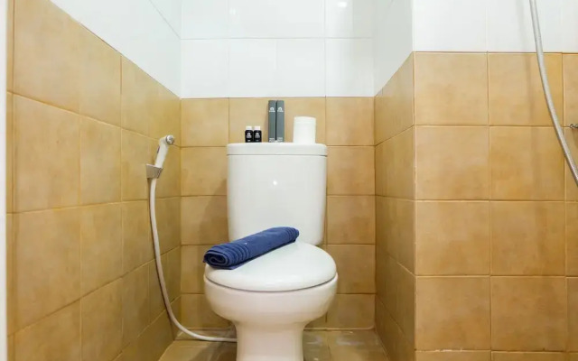 Comfortable Fully Furnished Studio Green Pramuka City Apartment