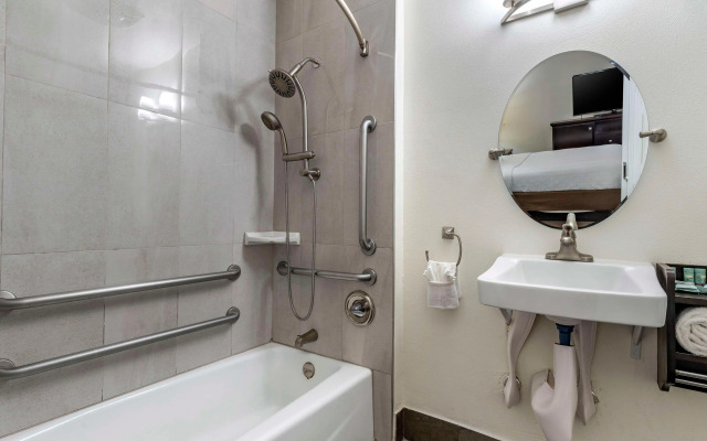 Best Western Carmel's Town House Lodge