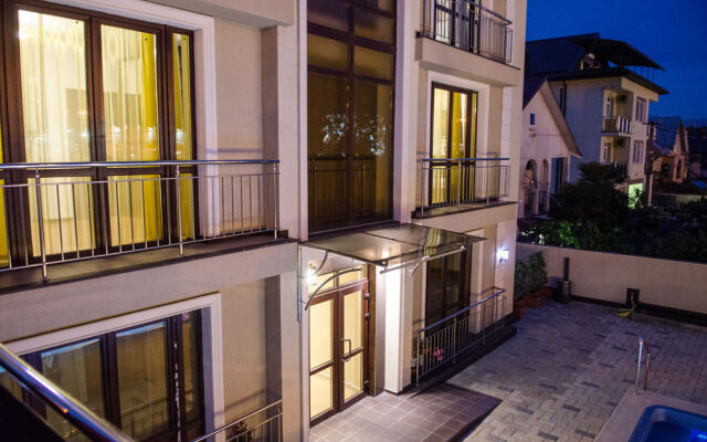 Apart-hotel Mirniy