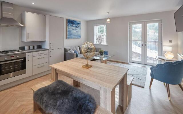 Host & Stay - Shipwrights