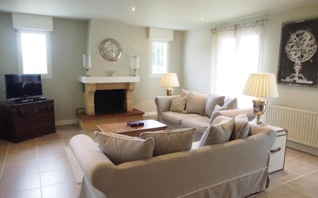 La Villa a Chateau Franc-Daut Sleeps 6