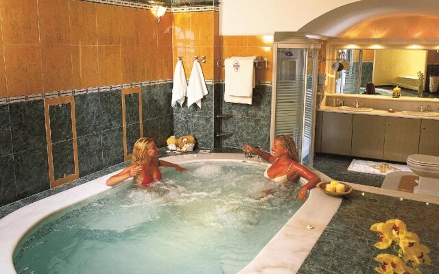 Volcano View Hotel & Celestia Grand