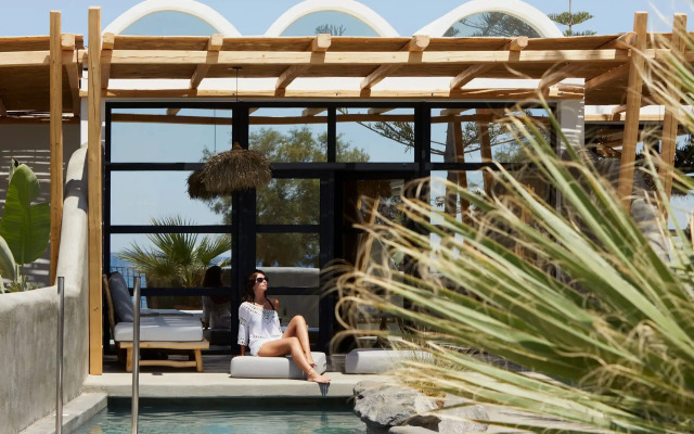 Oscar Beachfront Suites-Adults Only