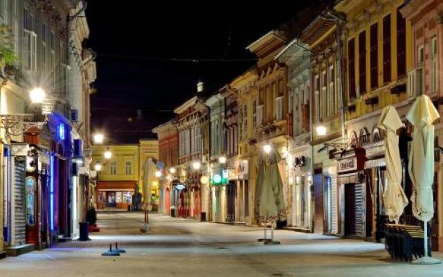 Lanterna Rooms City Center