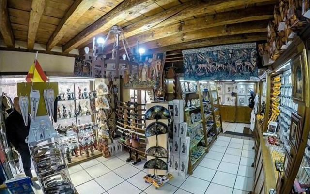 Hospedería Casa De Cisneros