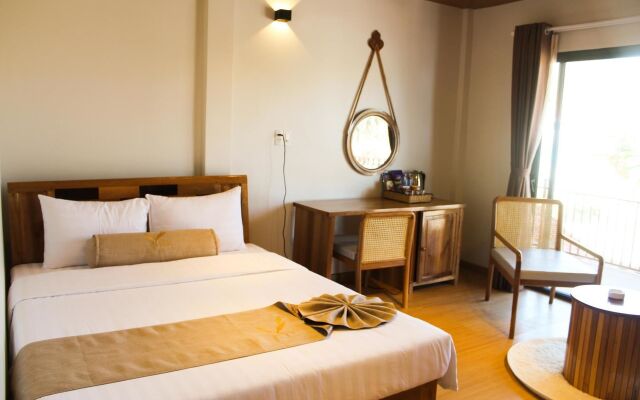 Eagles Beach Resort