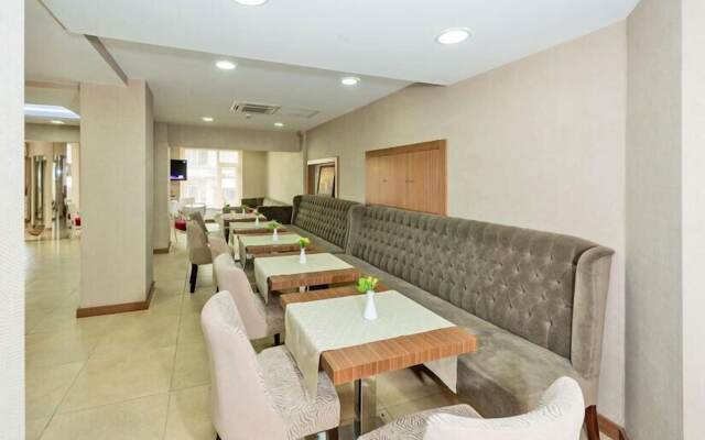 La Garden Hotel