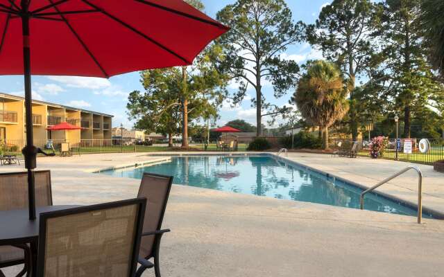 Best Western Colonial Inn