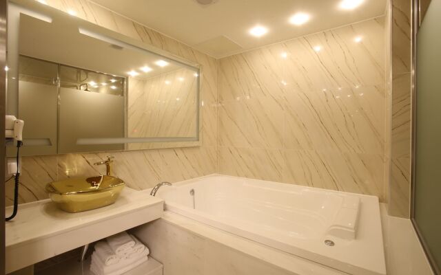 Hotel Cello Guri