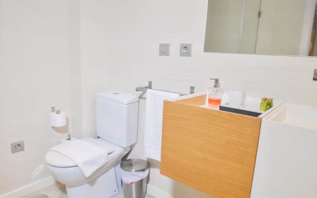 Dflat Escultor Madrid Apartments