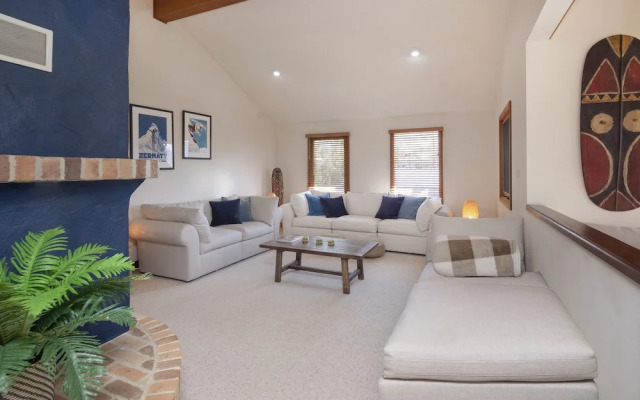 Rimrock - Superior waterfront home