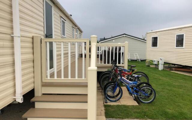 4 bedroom 10 berth caravan tattershal lakes