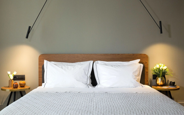 Отель Bob W Eolou