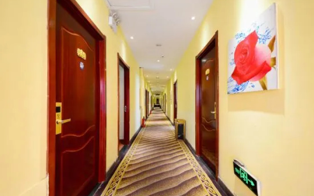 Xinchun China Hotel (Taiyuan Chaoyang Street East Railway Station Store) – Hotel Rooms – Taiyuan