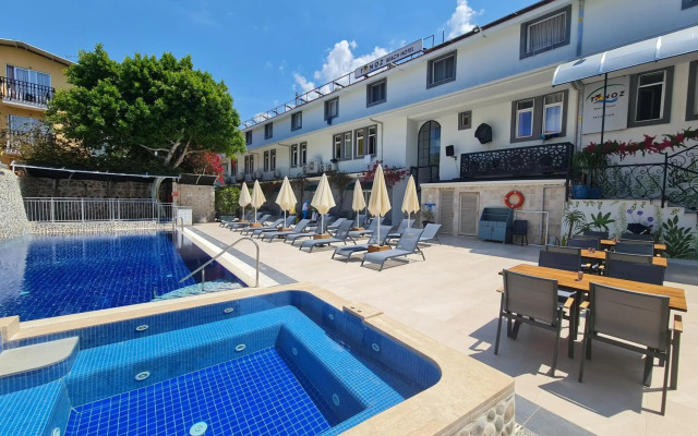Tonoz Beach Hotel