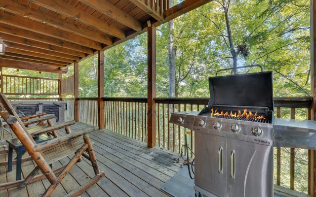 Chillin N Grillin 2 Bedroom Cabin