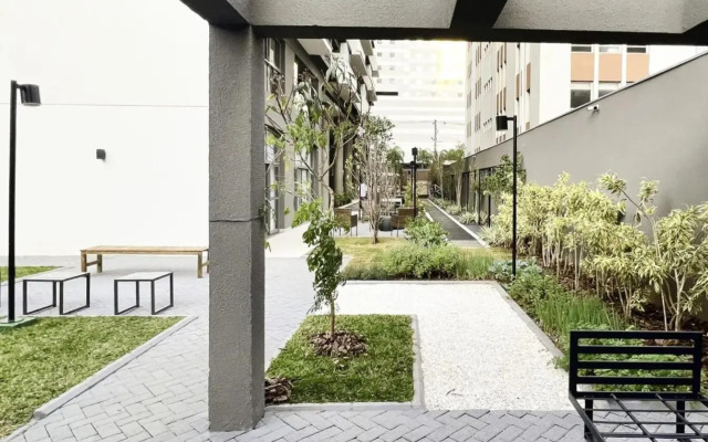 Studio novíssimo, completo e muito bem localizado