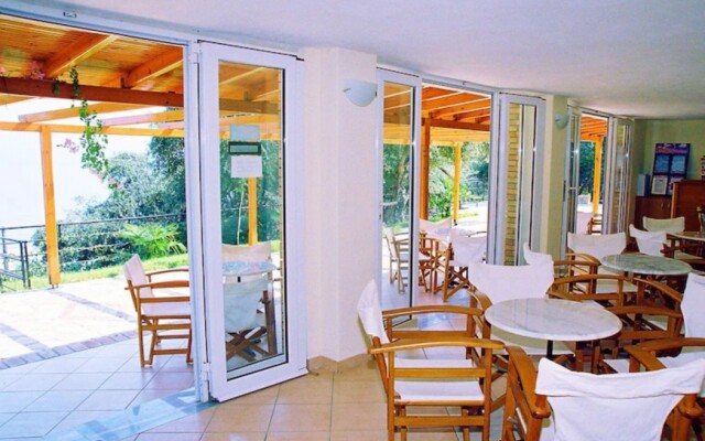 Dionysos Apartments