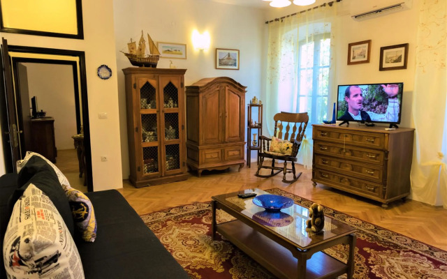 Noemi City Apartments