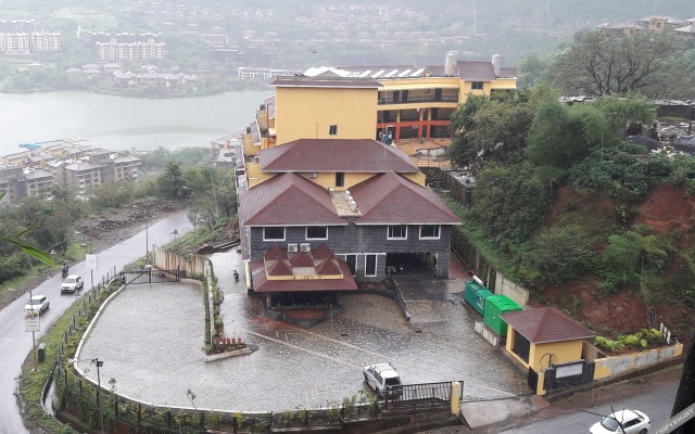 Antariksh Retreat