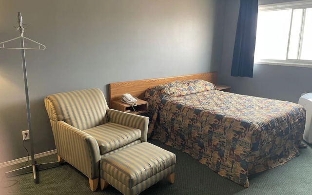 Grizzly Motor Hotel