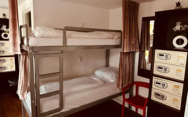 Room Mate Hostel