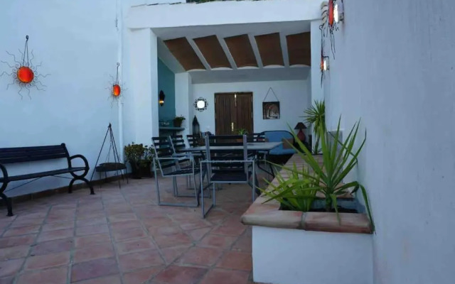 Eagles Nest - Massive townhouse with Pool with outstanding views