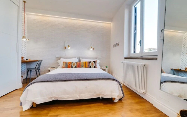 Beautiful Designer Flat Close to Pantheon, Serviced by Hostmaker