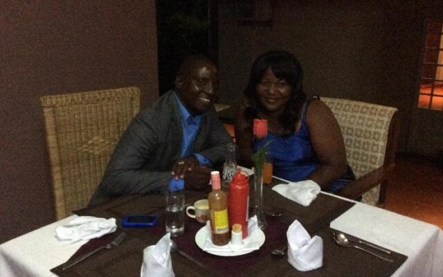 Palm Valley Lodge