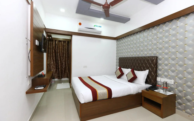 OYO 6626 Khaleej Residency
