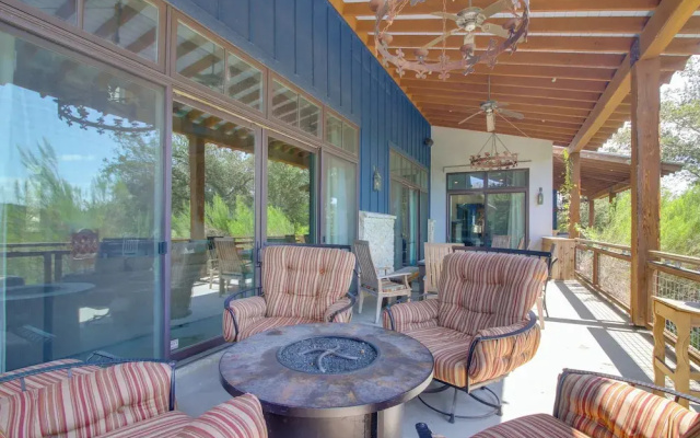 Pool & Covered Patios: Sprawling Austin Estate!