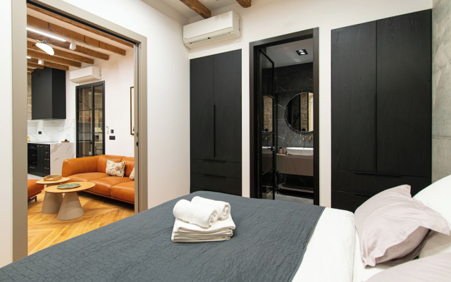 Santa Croce Suite by DuHomes