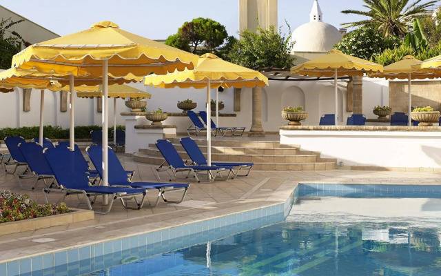 Mitsis Petit Palais Beach Hotel