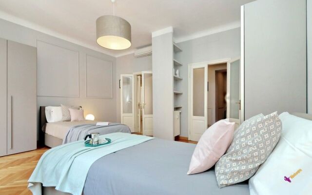 Hintown Austere Elegance