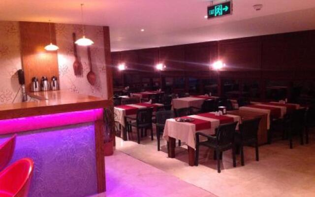Rhebas Hotel