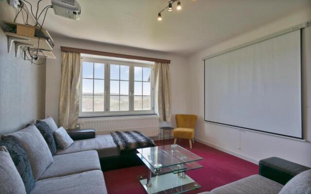 Cottage Fauna & Flora